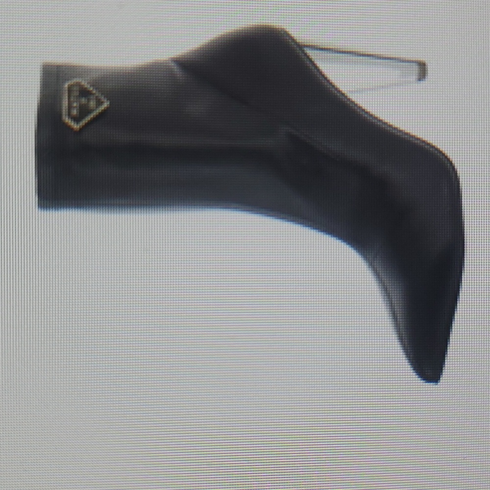Pointed toe black ankle boots